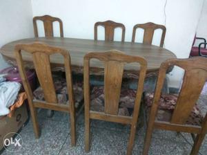 Large 6 seater dining table in very good condition