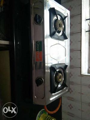 2 burner gas stove in new condition at lesser