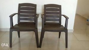 2 chairs n 1 bed in top condition. Used for less
