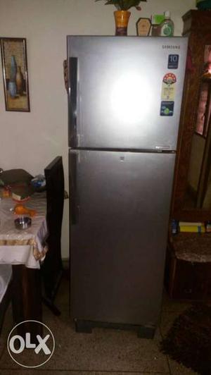 275 liter fridge under warranty for sale. Samsung