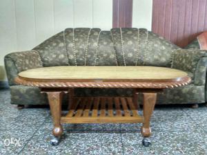 7 seater sofa in a nice condition (3+2+2) with a table