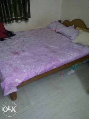 Double bed cott Good quality size= 5 * 6"and half FT