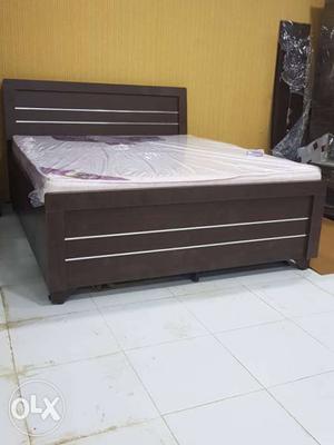 New storage bed with 10 year guarantee. Lots of