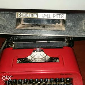 Portable Remington typewriter in excellent