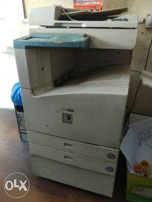 White Photocopying Machine IR 