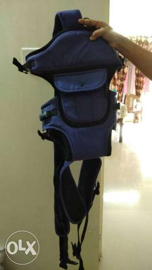 Brand new Baby Carrier from BabyOye. Excellent