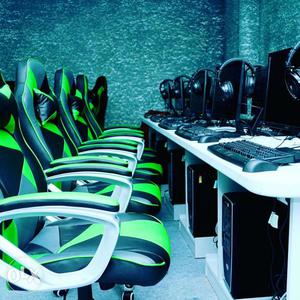 Green and block gaming chair new not used