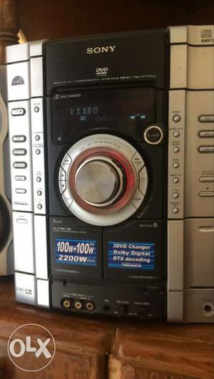Sony music system with 2 speakers in gud condition