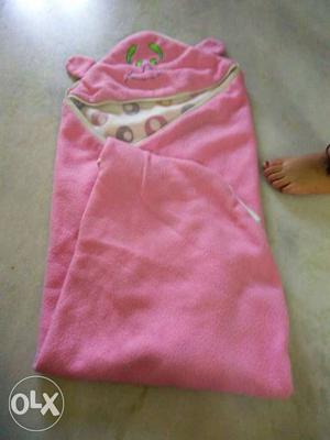 Un used baby hug baby towel for new born babies