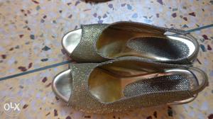 Grey Glittered Peep-toe Slingback Heels