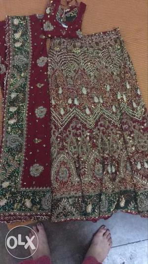Very heavy bridal lahnga for sale. actual cost