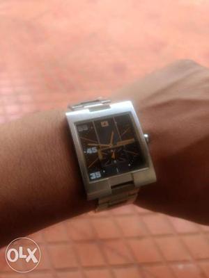 I want to sell my fastrack G watch...its
