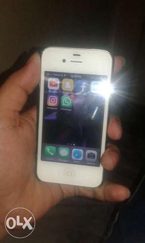 Iphone 4s 8gb in excellent condition no single