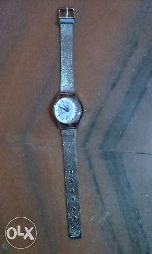 Ladies fashionable watch 6 months old In a good