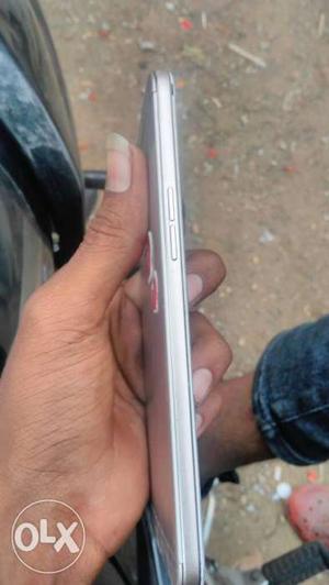 Oppo f1s phone in gud confition