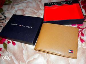 TOMMY HILFIGER wallet for men With box 100%