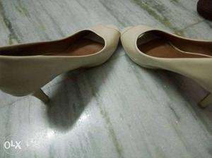 Women's off while peep toes heels size-37