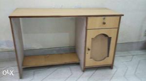 4x1.5 fit office table / Reading or computer