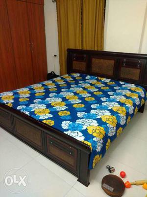 72x75 King size Bed with mattress. Excellent
