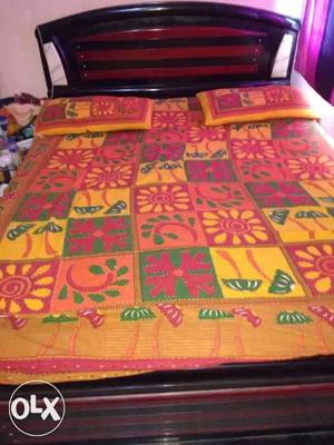 Beautiful designer wooden 6*5 cot