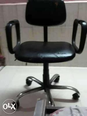 Black Leather Pad Stainless Steel Base Arm Rolling Chair