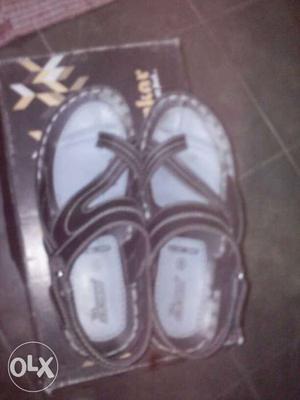 Black-and-gray Crisscross Toe-loop Sandals With Box