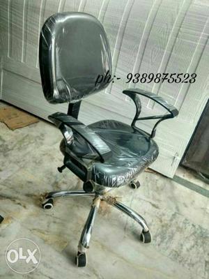 Brand new Office chair with steel base Cal only