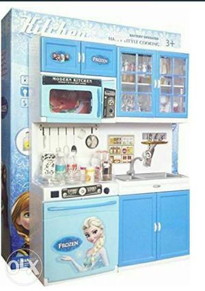Brand new frozen kitchen Playset with light and