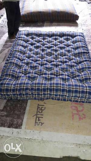 Brand new matress ounce bed size 5x6 Free home