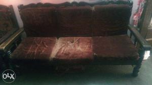 Complete sofa set (3+2) very good condition.