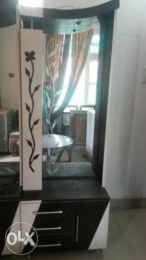 Dressing Table with Chairs