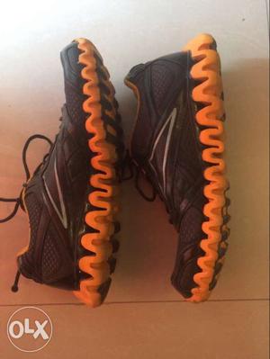 Good condition reebok shoes in size 5