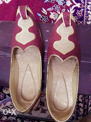 Red-and-beige Khussa Shoes