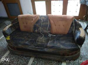 Resale sofa set