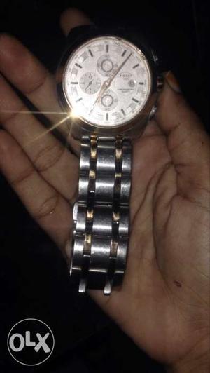 Round White Chronograph Watch With Link Bracelet