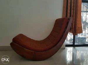 Set of 2 rocking chairs. very comfortable n