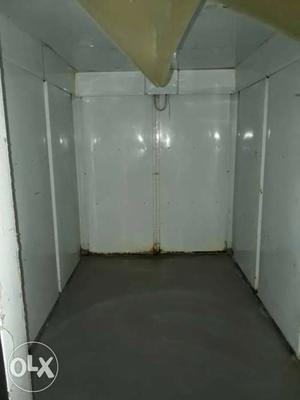 Small Cold Room.