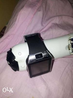 Smart watch in good condition with camera,touch