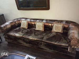 Want to sell Sofa set along with Table