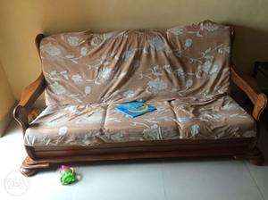 Wodden Sofa 3+1+1. Great condition. Used for