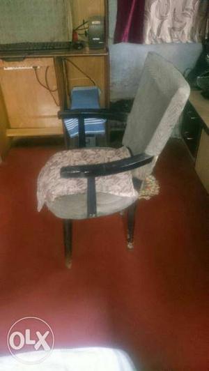 Wooden qusion fitting single chair for sale..