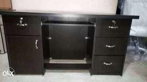 2.5X5 office Table 4 drawers 1File Cabinet 1 key