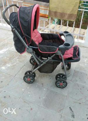 Branded baby stroller, in good condition