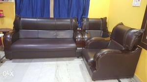 Brown Leather Sofa Set 5 seater its a very good condition