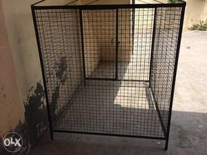 Dog house in good condition lenght 5ft, hight