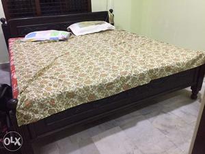 Double cot bed 6/6 for sale along with mattress