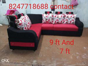 Fabric black and red whit pillows 2+2+1+and centre Dabba