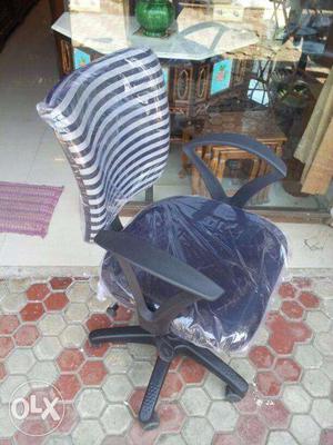 New office chair wit waranty by manufacturer