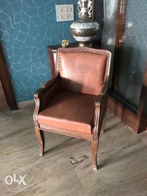 Set of 5 solid wood and leatherite chairs