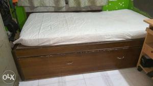 Teak wood bed 4'/6' divan bed good condition